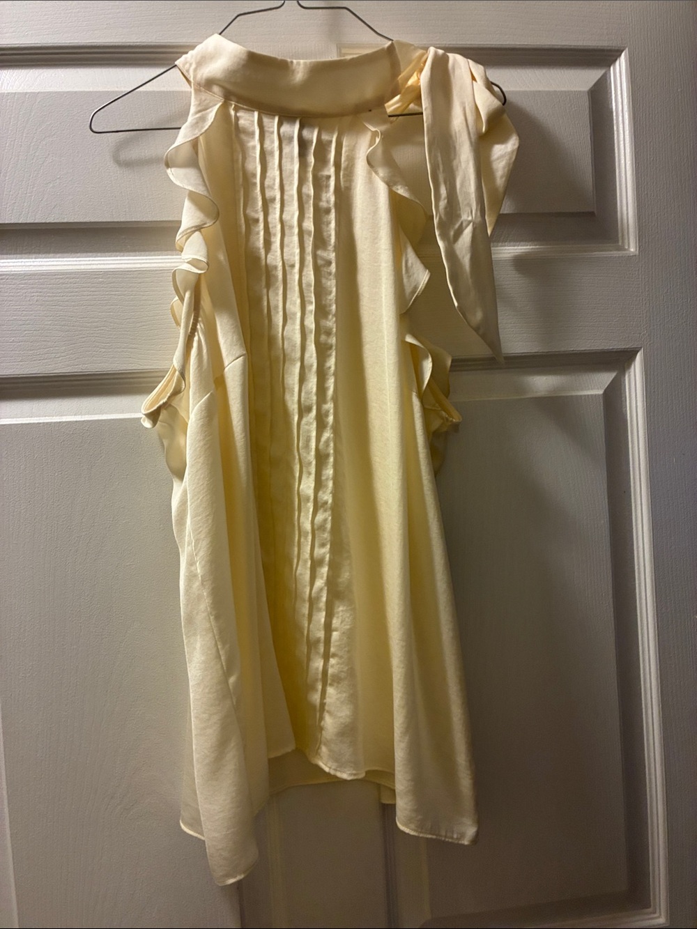 NWT Worthington Cream Sleeveless Tie-Neck Pintuck Blouse elegant tuxedo-bib